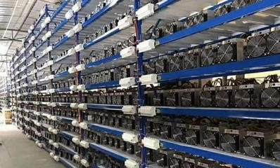 A sustainable mining farm powered by renewable energy